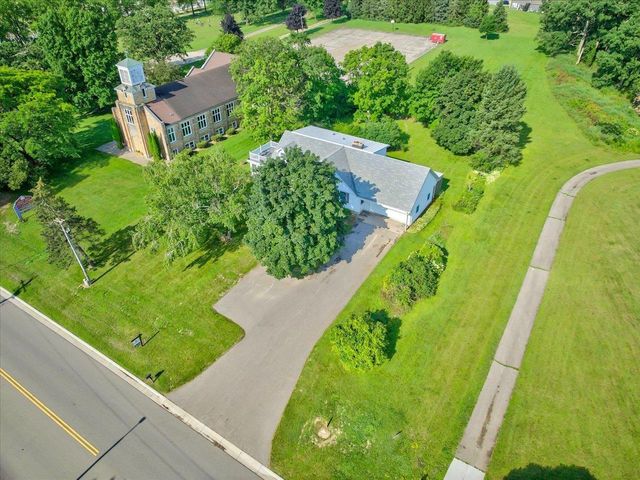 818 River Road, Deforest, WI 53532