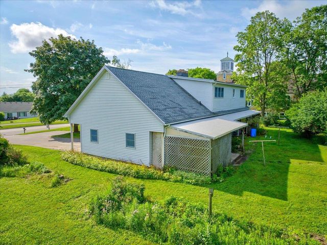 818 River Road, Deforest, WI 53532