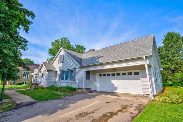 818 River Road, Deforest, WI 53532