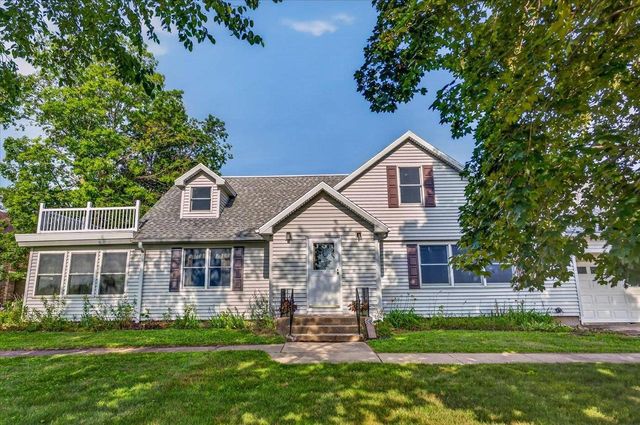 818 River Road, Deforest, WI 53532