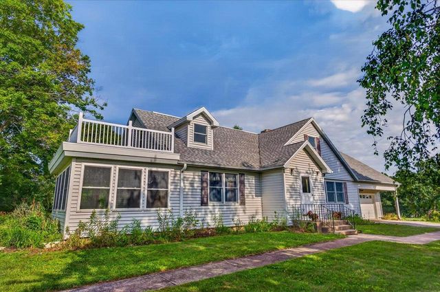 818 River Road, Deforest, WI 53532