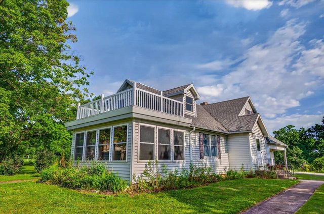 818 River Road, Deforest, WI 53532