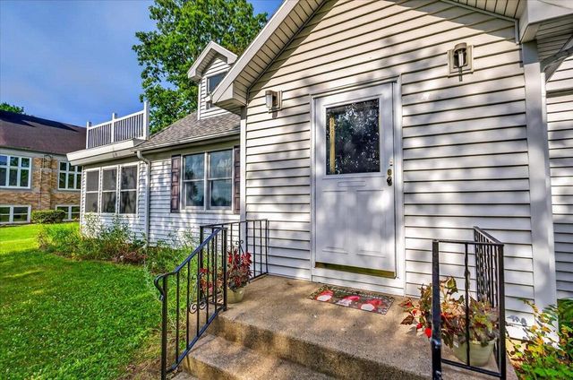 818 River Road, Deforest, WI 53532