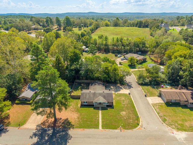 423 Pine Meadows Loop, Hot Springs, AR 71901
