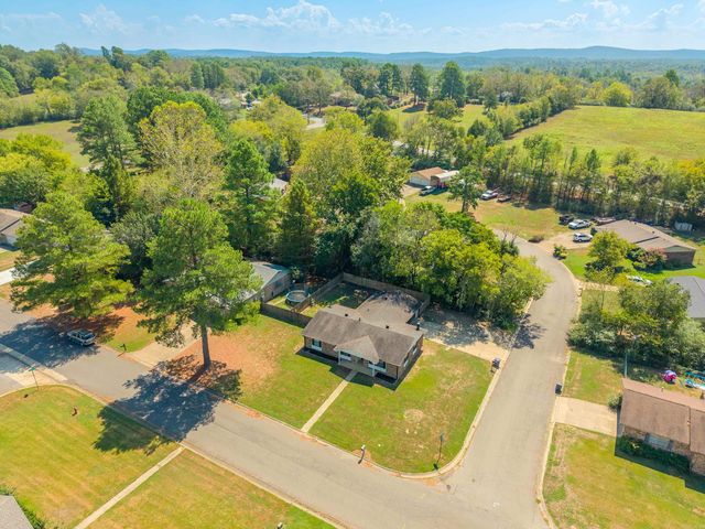 423 Pine Meadows Loop, Hot Springs, AR 71901