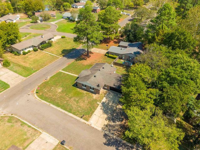 423 Pine Meadows Loop, Hot Springs, AR 71901
