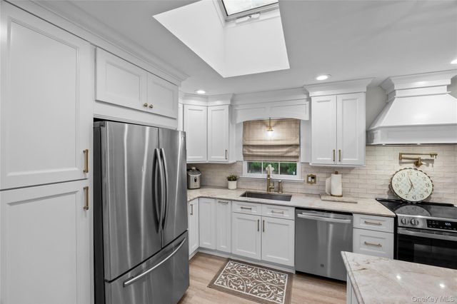 30 Marbeth Circle, Miller Place, NY 11764