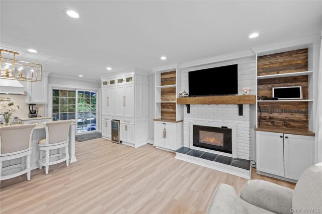 30 Marbeth Circle, Miller Place, NY 11764