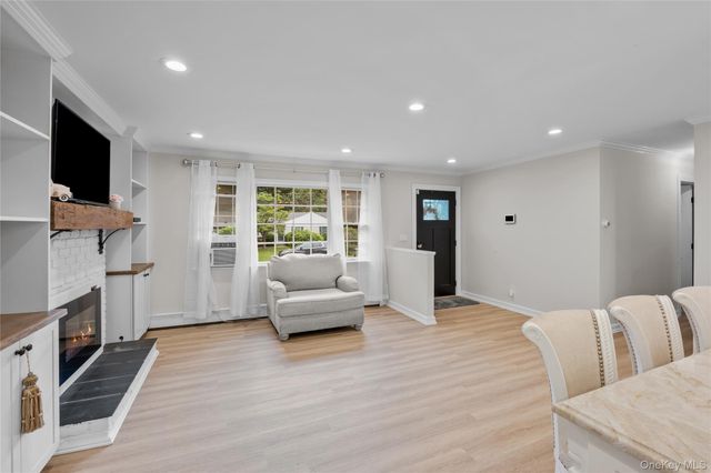 30 Marbeth Circle, Miller Place, NY 11764