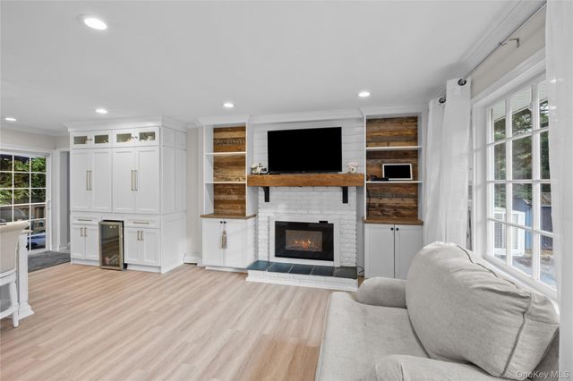 30 Marbeth Circle, Miller Place, NY 11764