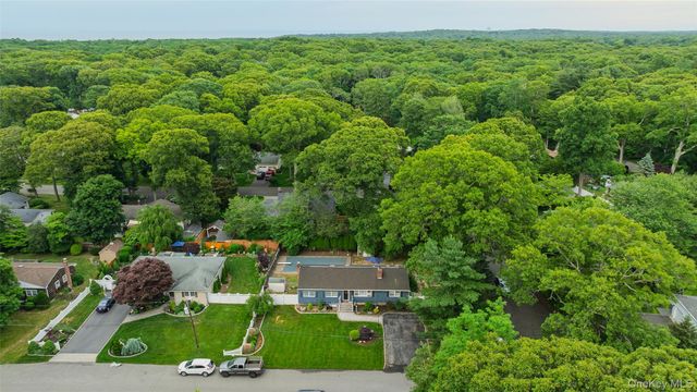 30 Marbeth Circle, Miller Place, NY 11764