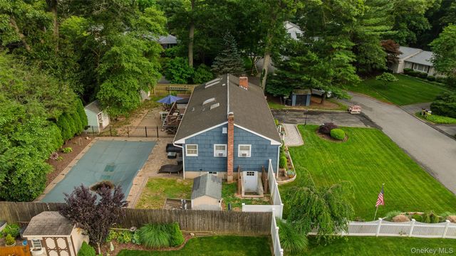 30 Marbeth Circle, Miller Place, NY 11764