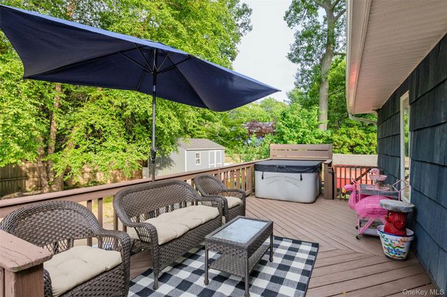 30 Marbeth Circle, Miller Place, NY 11764