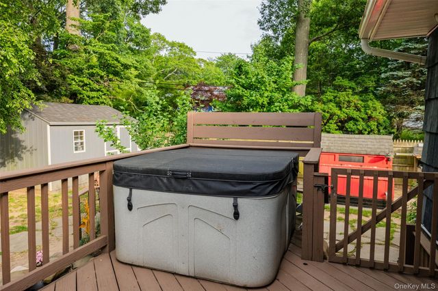 30 Marbeth Circle, Miller Place, NY 11764