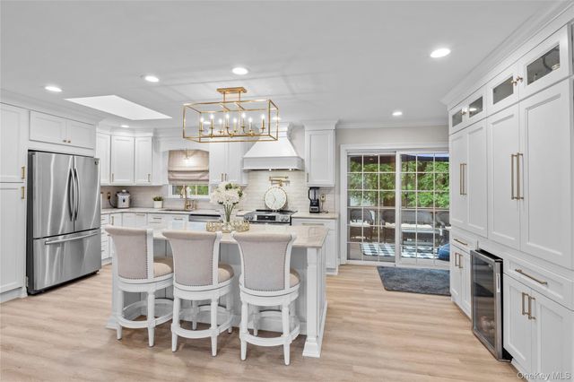 30 Marbeth Circle, Miller Place, NY 11764