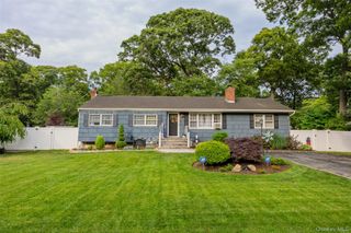 30 Marbeth Circle, Miller Place, NY 11764