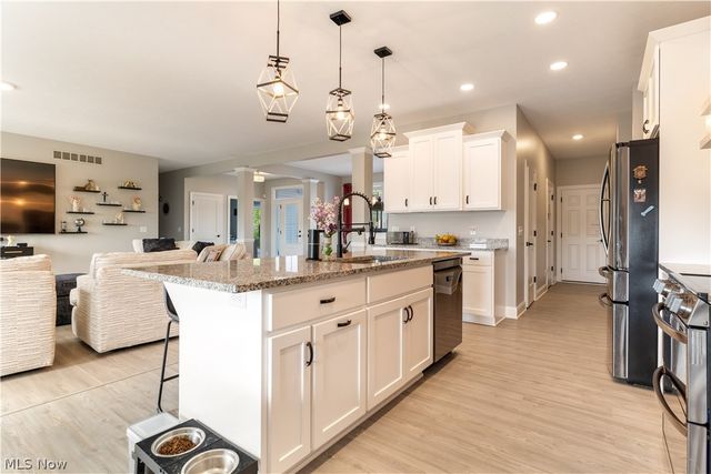 4462 Manchester Avenue NW, North Lawrence, OH 44666