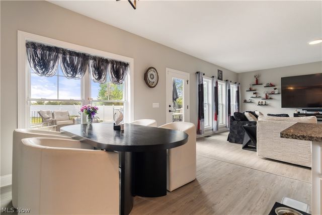 4462 Manchester Avenue NW, North Lawrence, OH 44666