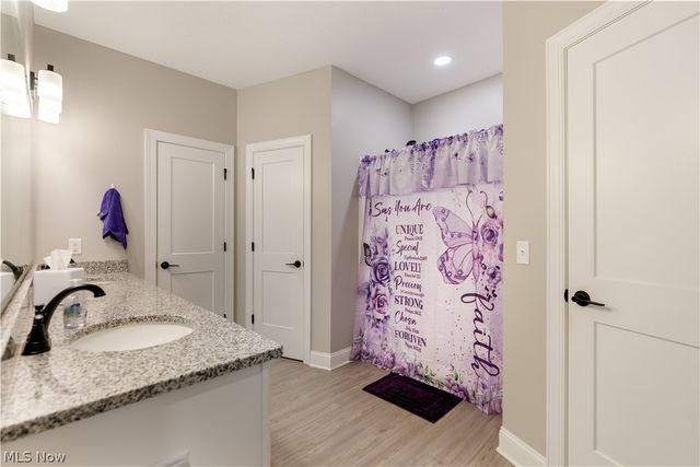 4462 Manchester Avenue NW, North Lawrence, OH 44666
