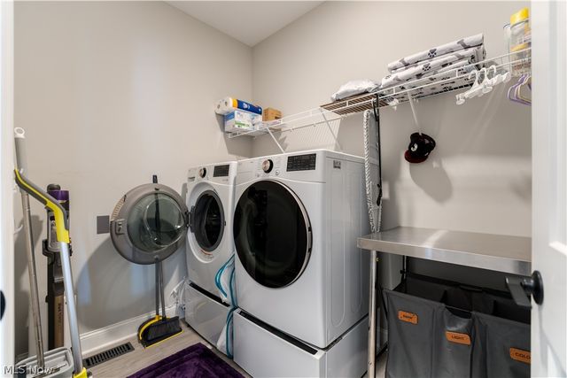 4462 Manchester Avenue NW, North Lawrence, OH 44666