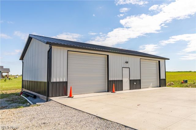 4462 Manchester Avenue NW, North Lawrence, OH 44666