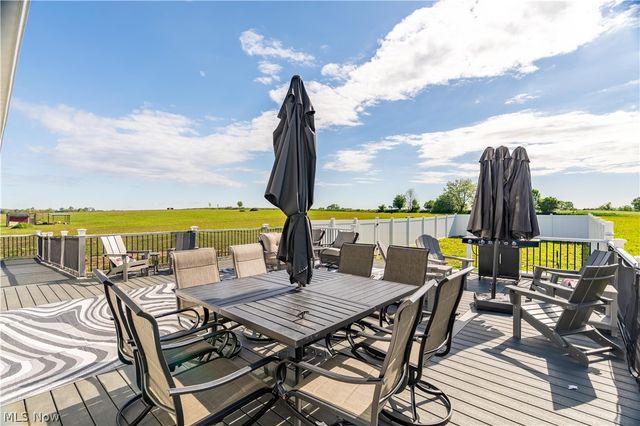 4462 Manchester Avenue NW, North Lawrence, OH 44666