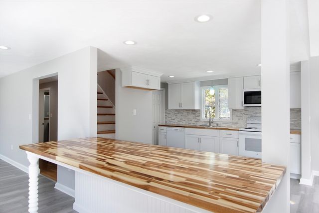 9 Blueberry, Bourne, MA 02532