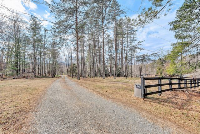 6979 Pine Needle DR, Boones Mill, VA 24065