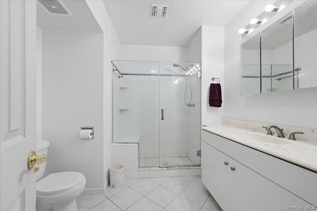 10 Casey Lane, Middle Island, NY 11953