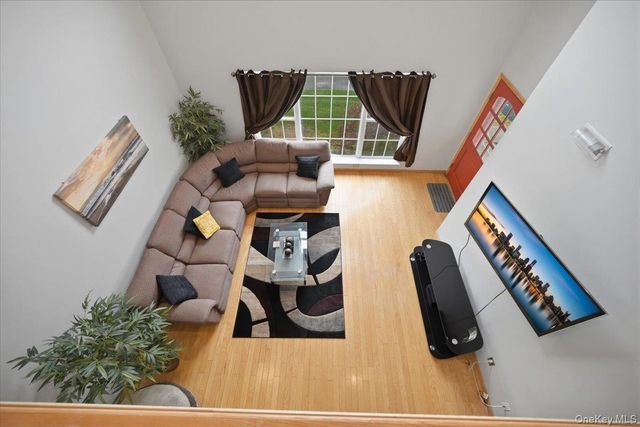 10 Casey Lane, Middle Island, NY 11953