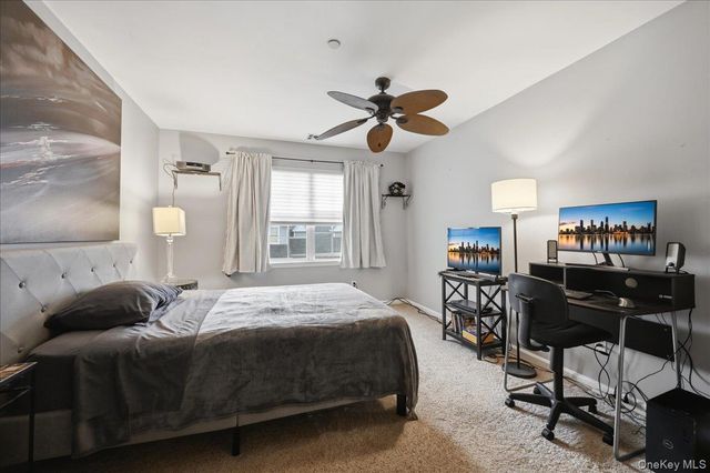 10 Casey Lane, Middle Island, NY 11953