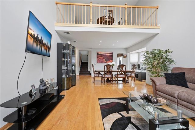 10 Casey Lane, Middle Island, NY 11953