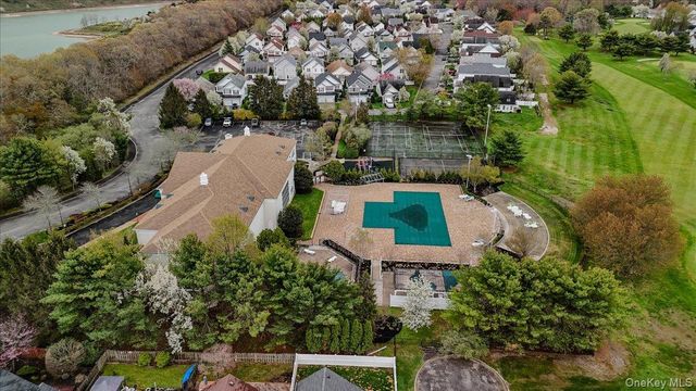 10 Casey Lane, Middle Island, NY 11953