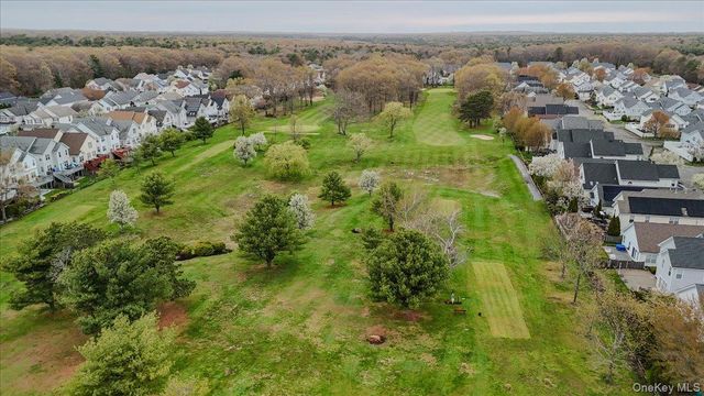 10 Casey Lane, Middle Island, NY 11953