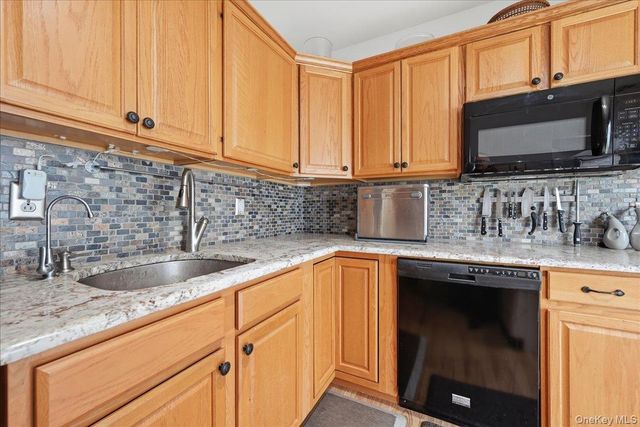 10 Casey Lane, Middle Island, NY 11953