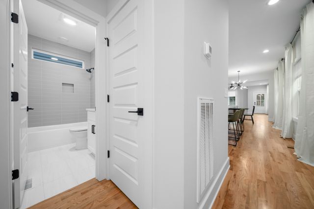 2120A Burns St, Nashville, TN 37216