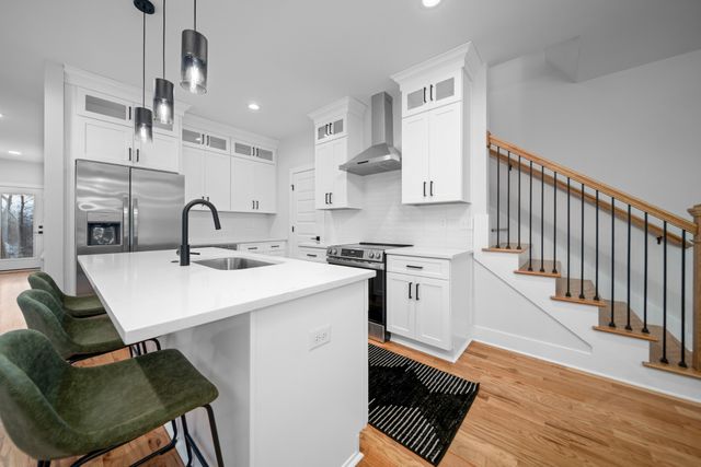 2120A Burns St, Nashville, TN 37216