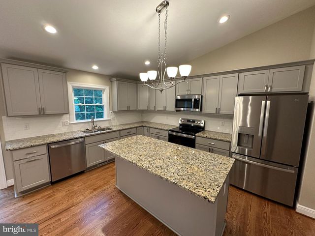 107 PINTO TRL, Winchester, VA 22602