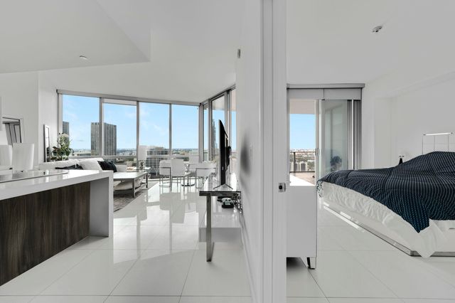851 NE 1st Avenue 2410, Miami, FL 33132
