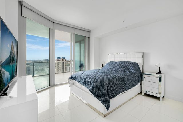 851 NE 1st Avenue 2410, Miami, FL 33132