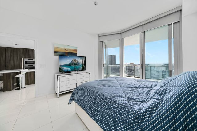 851 NE 1st Avenue 2410, Miami, FL 33132