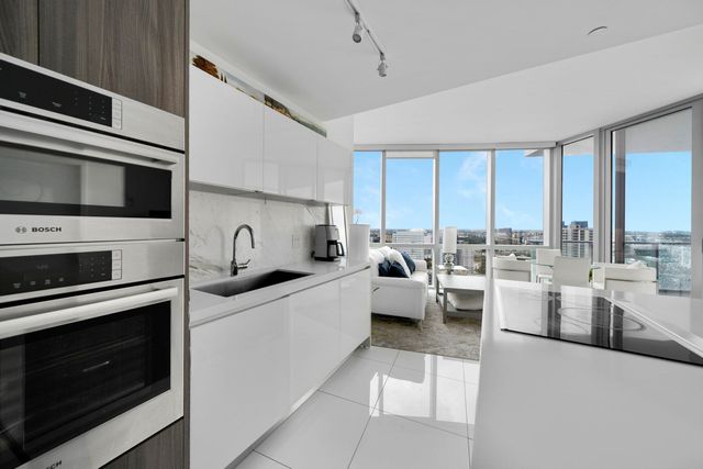 851 NE 1st Avenue 2410, Miami, FL 33132