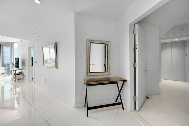 851 NE 1st Avenue 2410, Miami, FL 33132