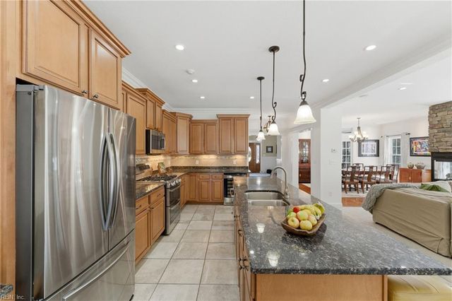 2100 Saint Brides RD W, Chesapeake, VA 23322