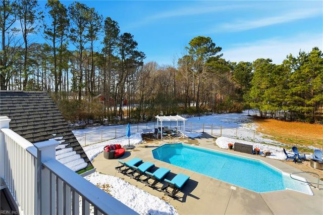 2100 Saint Brides RD W, Chesapeake, VA 23322