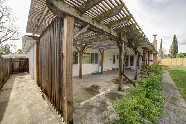 1514 E Escalon, Fresno, CA 93710