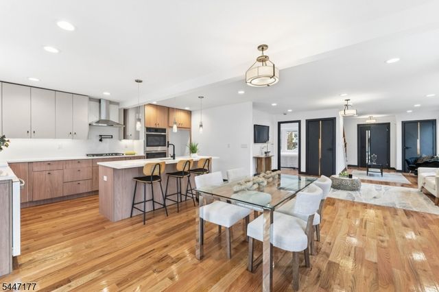 132 Thelma Ter, Linden City, NJ 07036