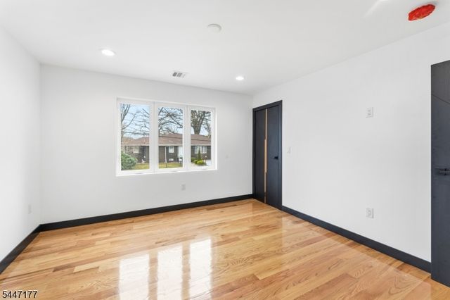 132 Thelma Ter, Linden City, NJ 07036