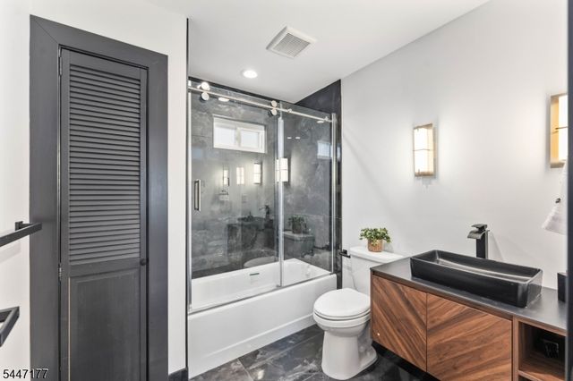 132 Thelma Ter, Linden City, NJ 07036