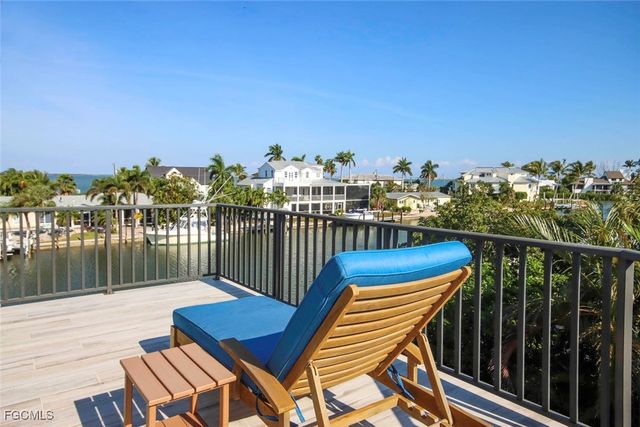 1520 Angel DR, Sanibel, FL 33957